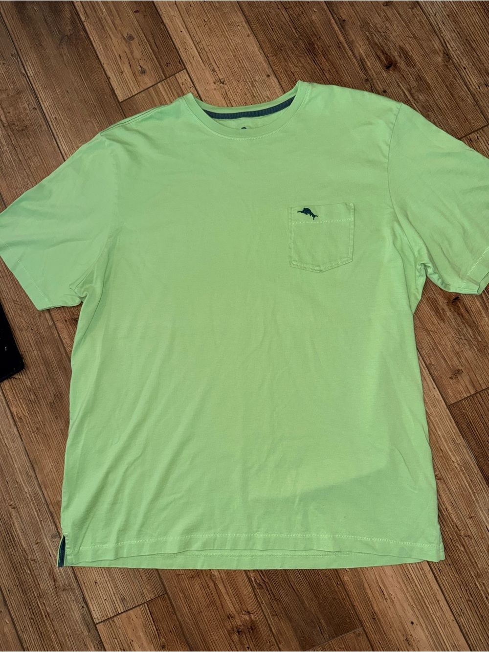 Tommy Bahama Men's Short-Sleeve Pocket Tee in lite Green size large